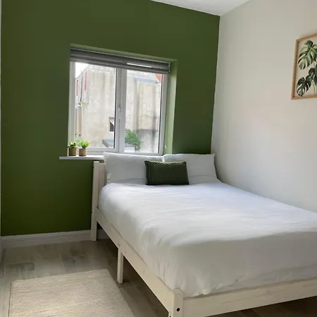 No 22 Centre Apartment *